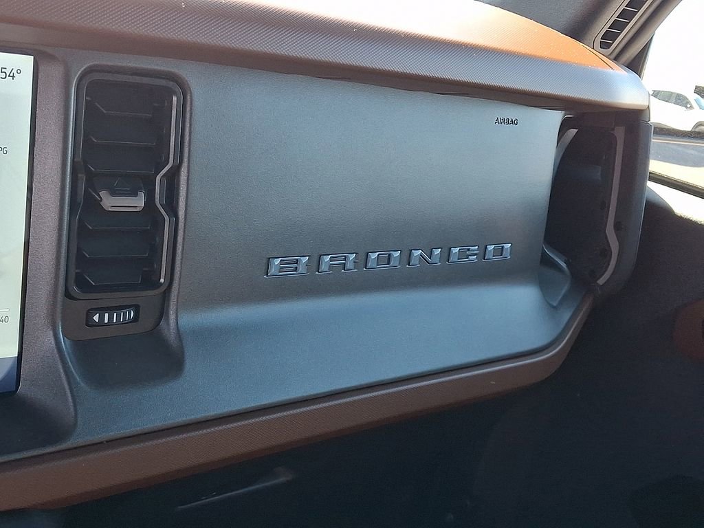 Used 2024 Ford Bronco Outer Banks image 27