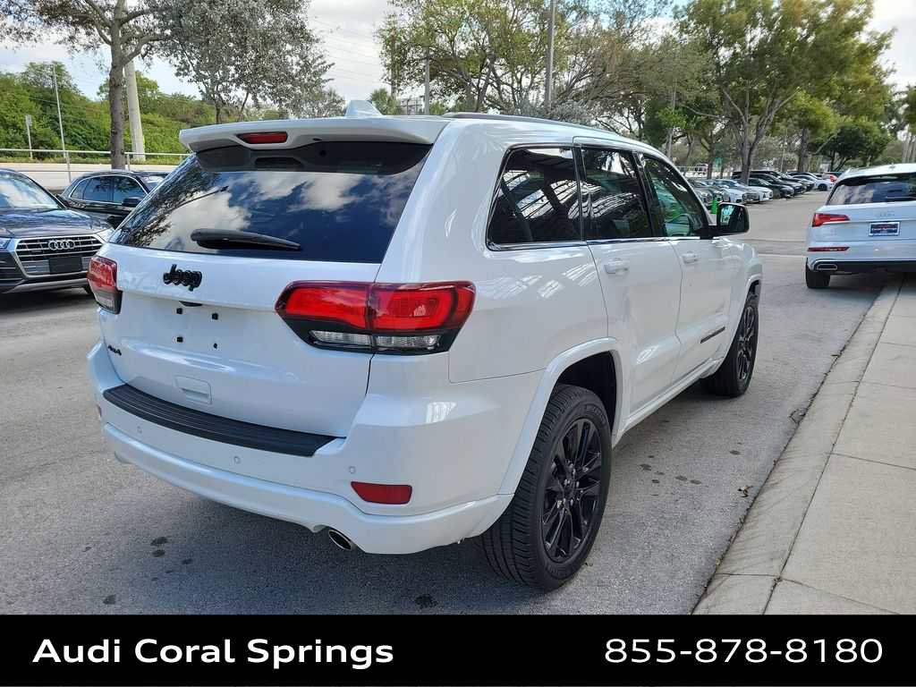 Used 2019 Jeep Grand Cherokee Altitude AWD/4WD image 8