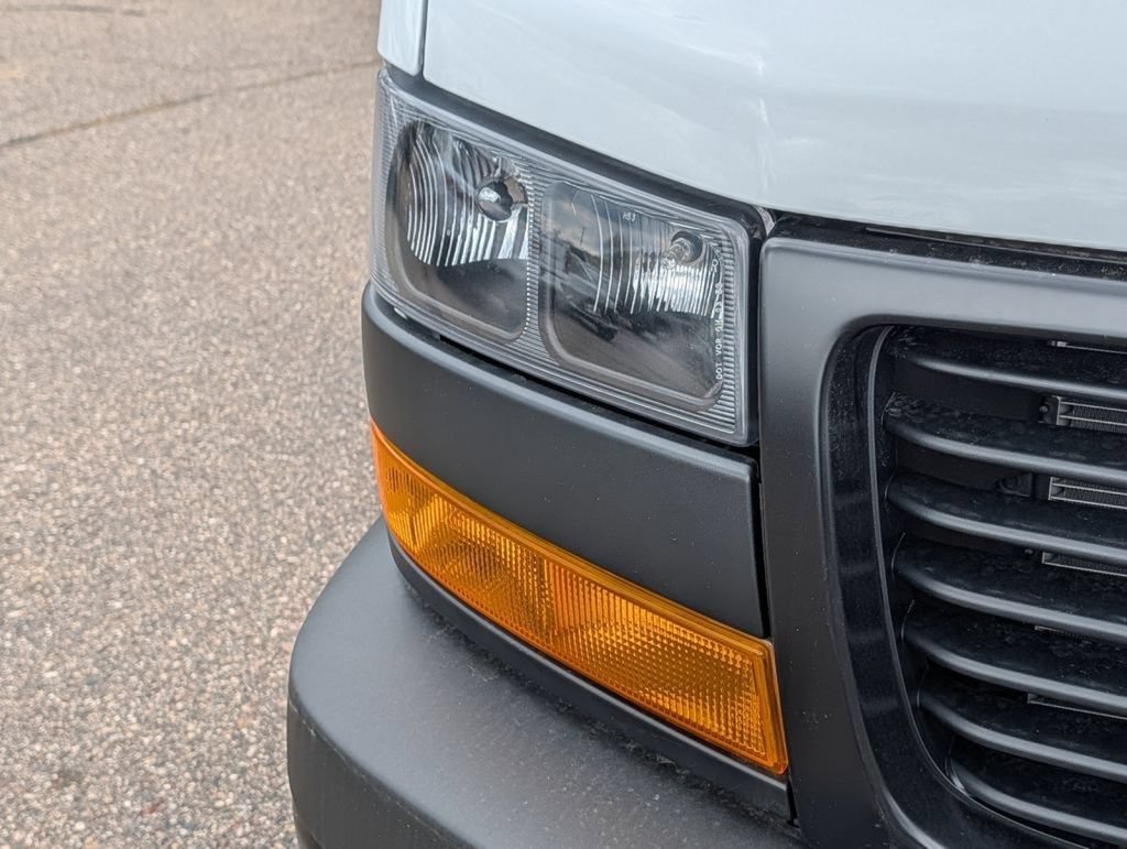 New 2026 GMC Savana 3500 Extended w/ Driver Convenience Package RWD image 4