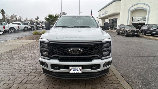 New 2026 Ford F350 Lariat w/ Black Appearance Package image 8