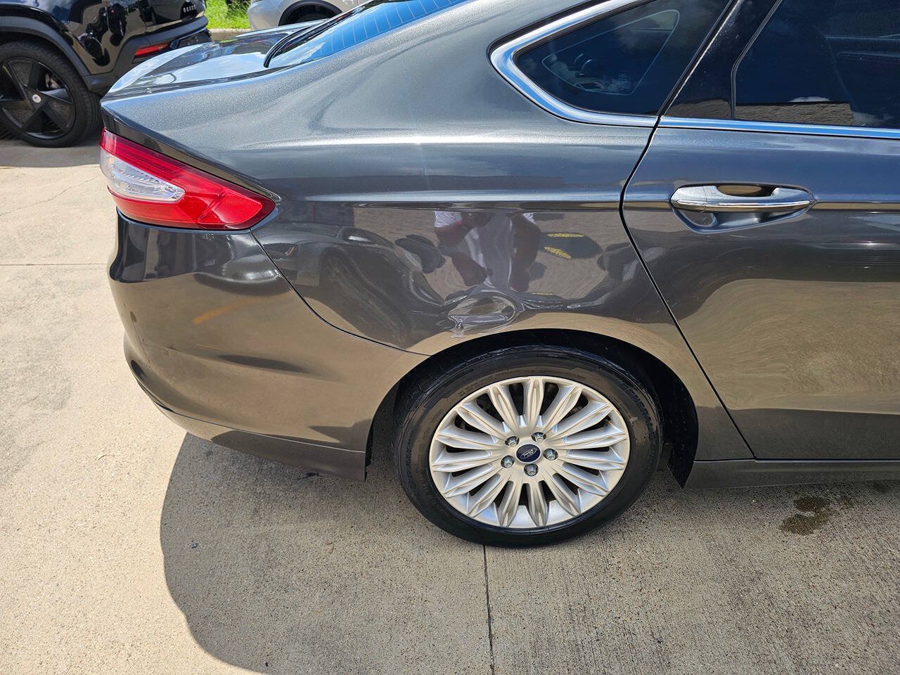Used 2016 Ford Fusion Energi SE FWD image 5
