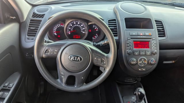 Used 2013 Kia Soul image 23