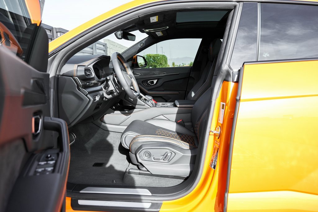 Used 2022 Lamborghini Urus image 30