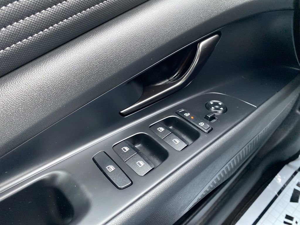 Certified 2025 Hyundai Elantra Sport w/ Cargo Package image 20