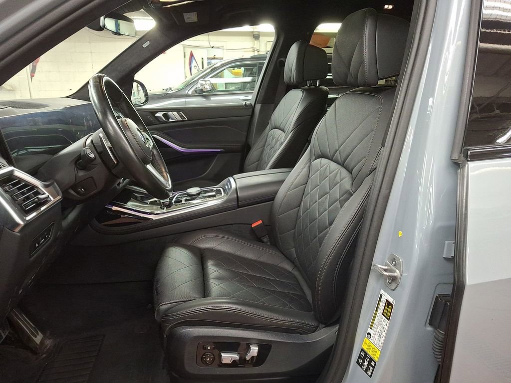 Certified 2024 BMW X7 xDrive40i w/ M Sport Package image 9