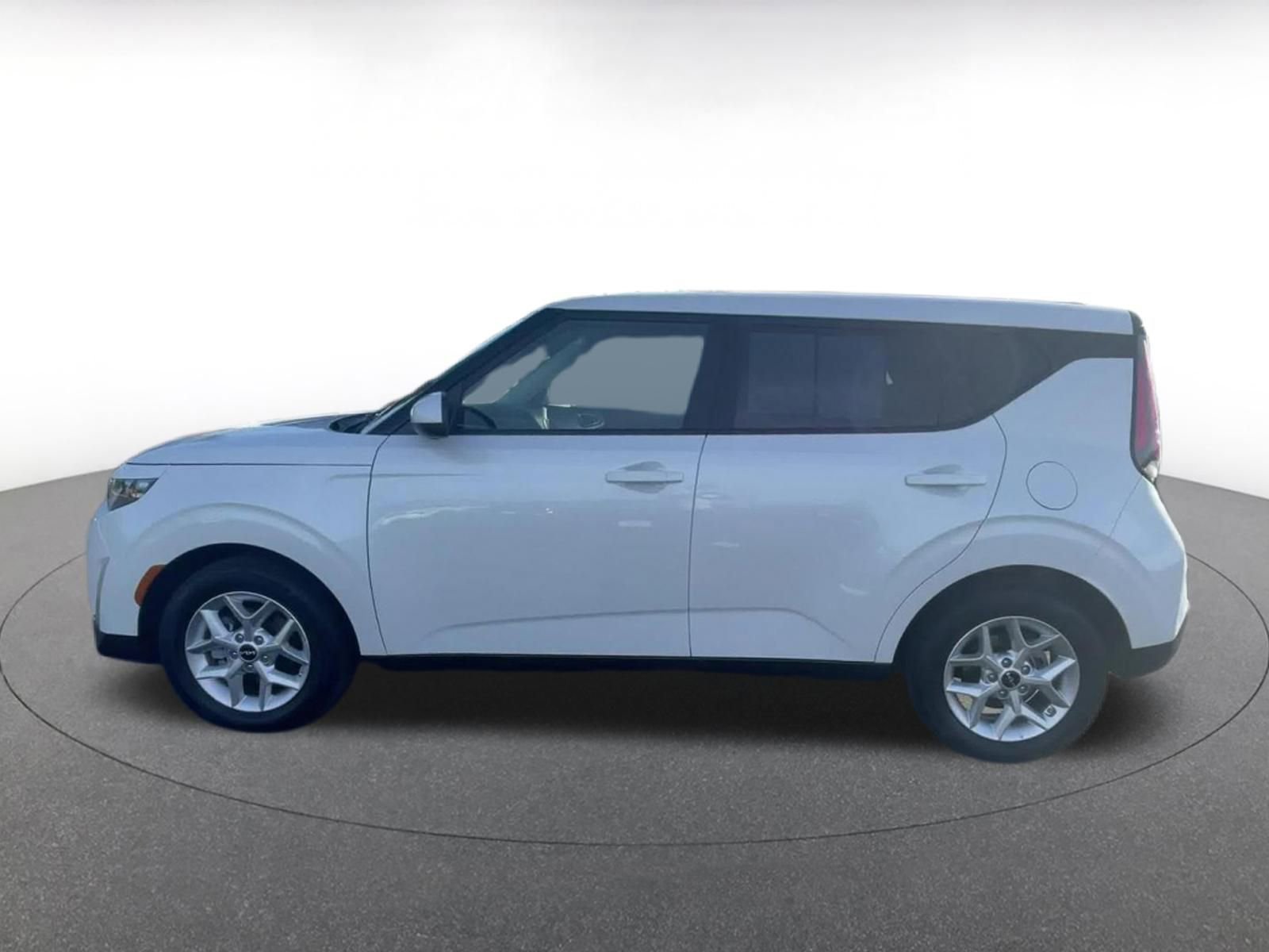 Used 2025 Kia Soul LX w/ LX Technology Package image 9