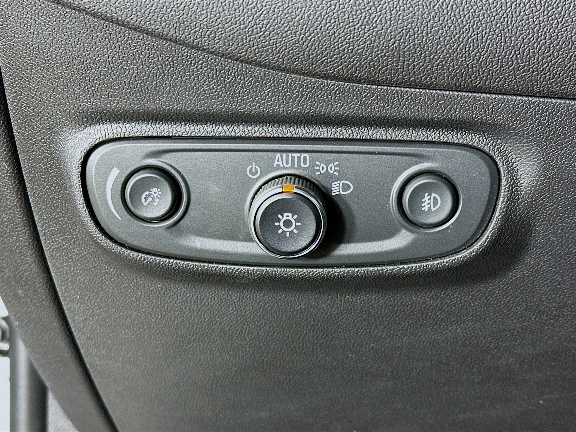 Used 2024 Chevrolet Equinox Premier image 17