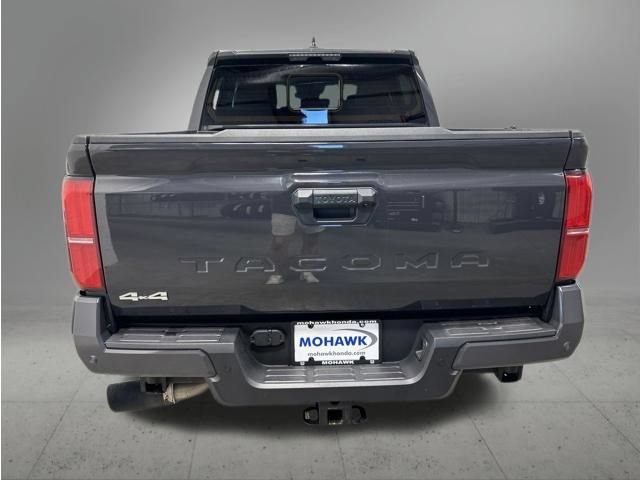 Used 2025 Toyota Tacoma SR5 AWD/4WD image 4