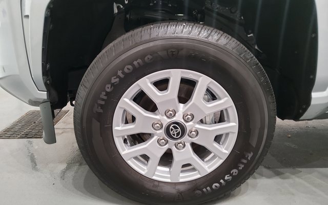 Used 2025 Toyota Tacoma SR5 image 34