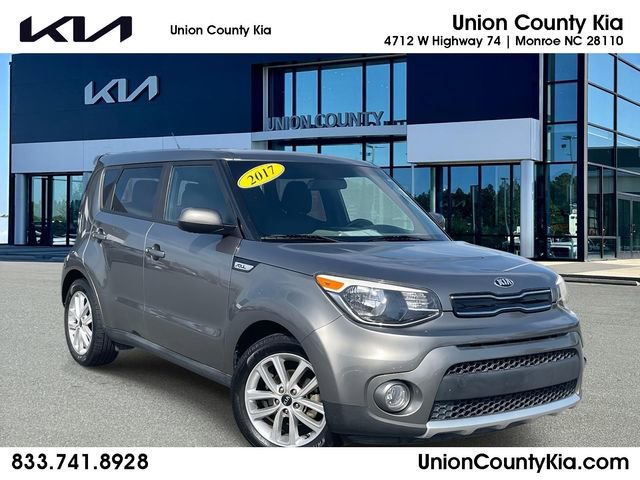 Used 2017 Kia Soul + image 1