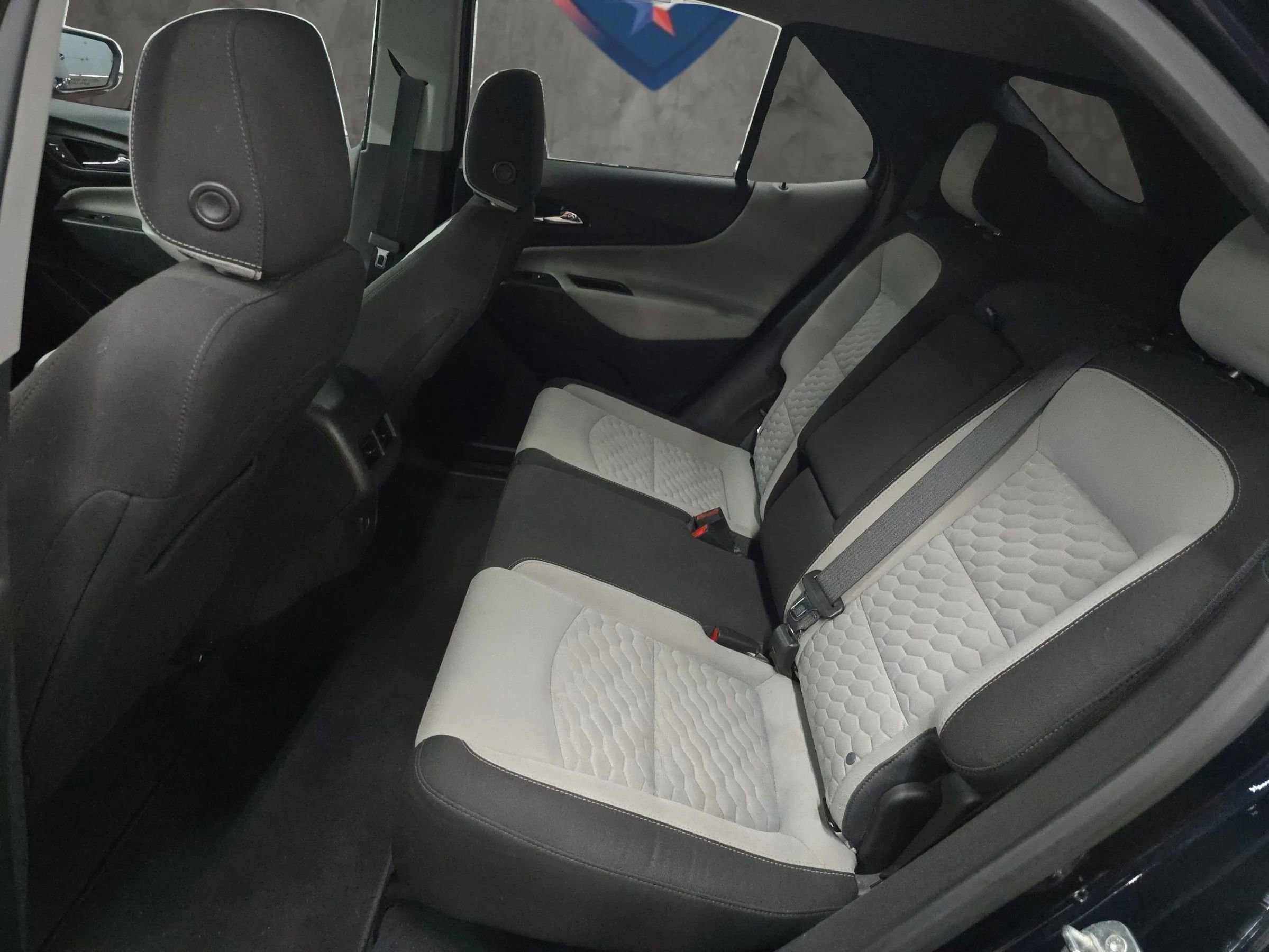 Used 2021 Chevrolet Equinox LS image 27