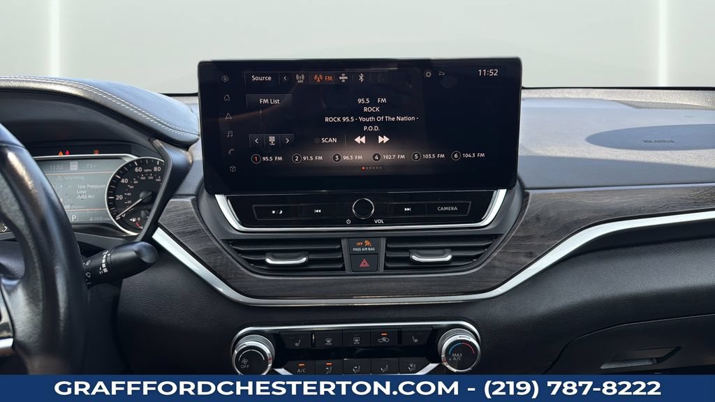 Used 2024 Nissan Altima 2.5 SV w/ SV Premium Package FWD image 18
