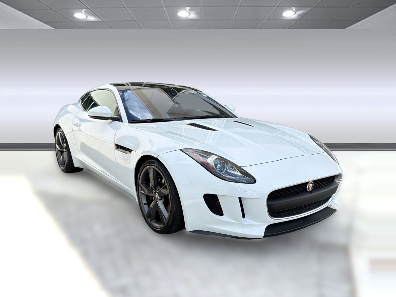 Used 2017 Jaguar F-TYPE Coupe image 7