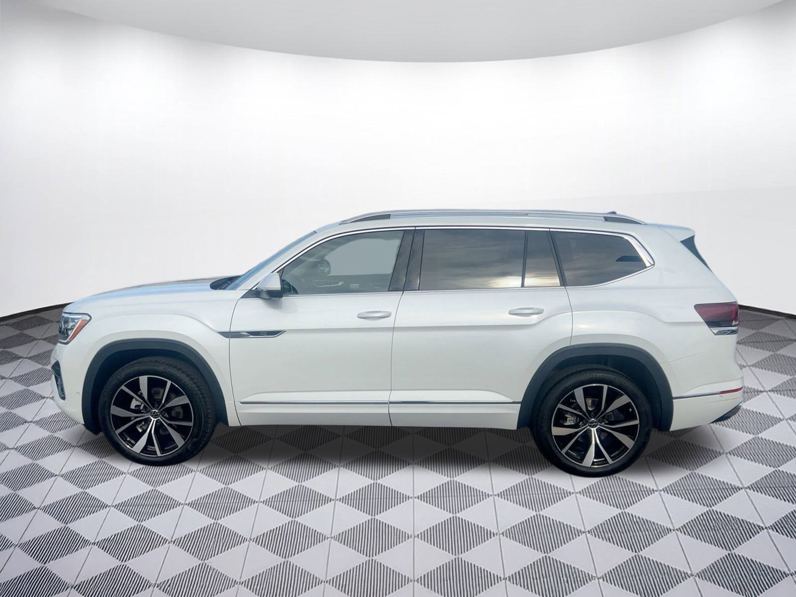 New 2026 Volkswagen Atlas SEL Premium R-Line image 2