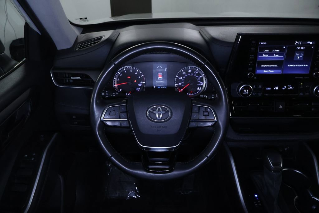 Used 2021 Toyota Highlander LE image 20
