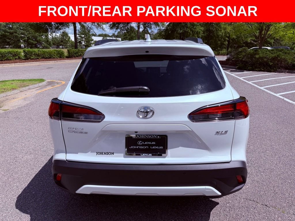Used 2023 Toyota Corolla Cross XLE w/ Convenience Package FWD image 7