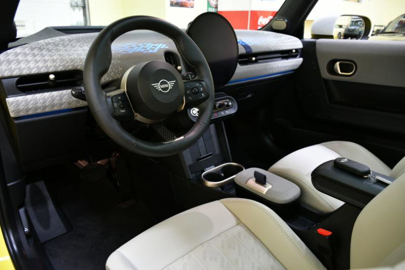 Used 2025 MINI Cooper S image 17