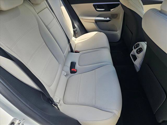 Used 2025 Mercedes-Benz GLC 350e 4MATIC image 19