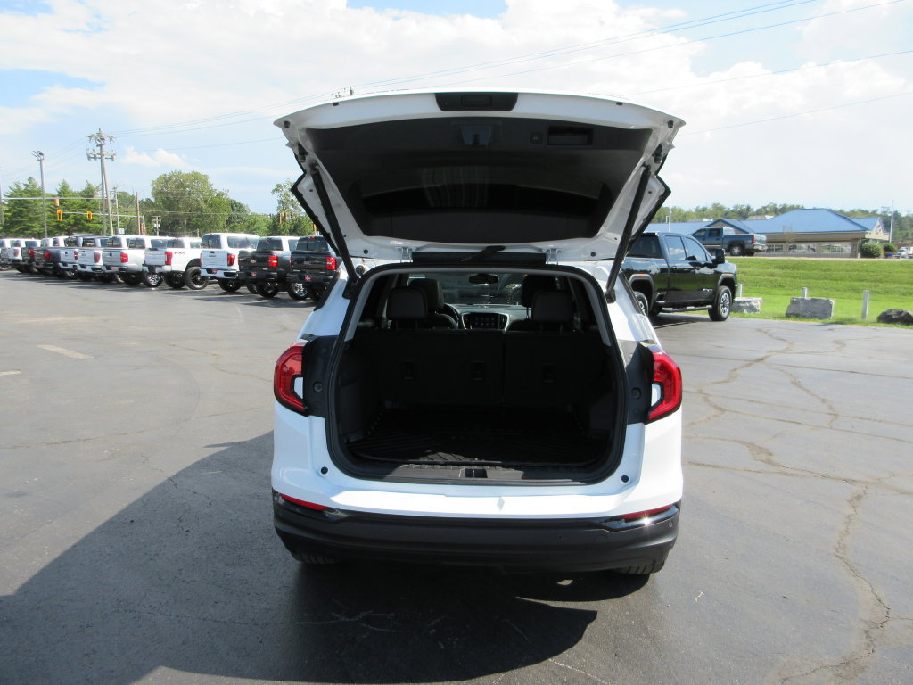 Certified 2024 GMC Terrain SLT w/ Elevation Edition AWD/4WD image 8