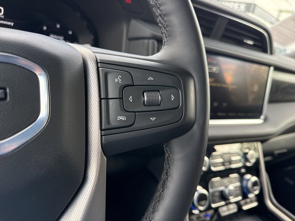 Used 2024 GMC Yukon XL Denali image 17