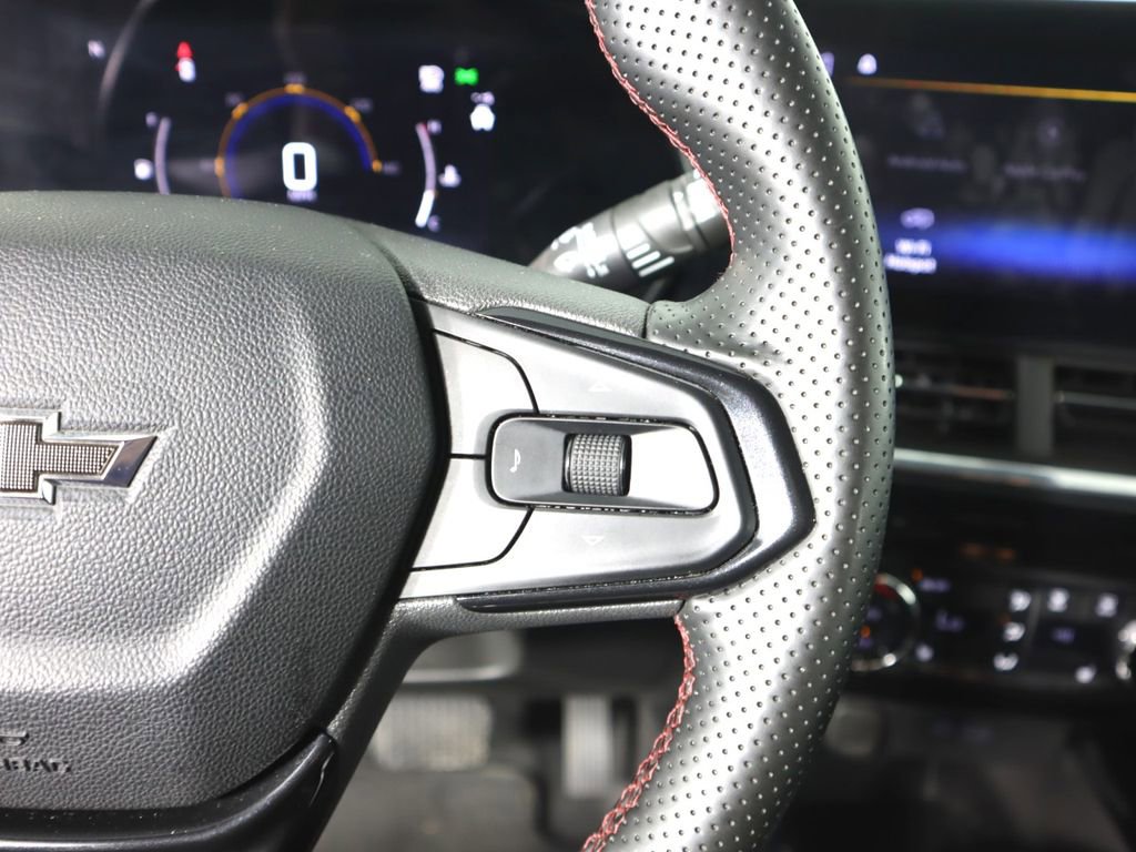 Used 2024 Chevrolet Trax RS image 11