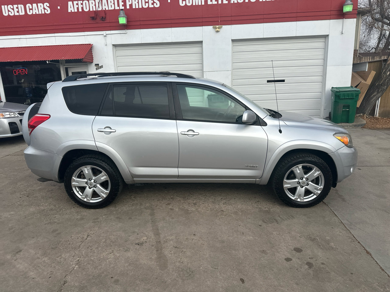 Used 2006 Toyota RAV4 Sport image 4