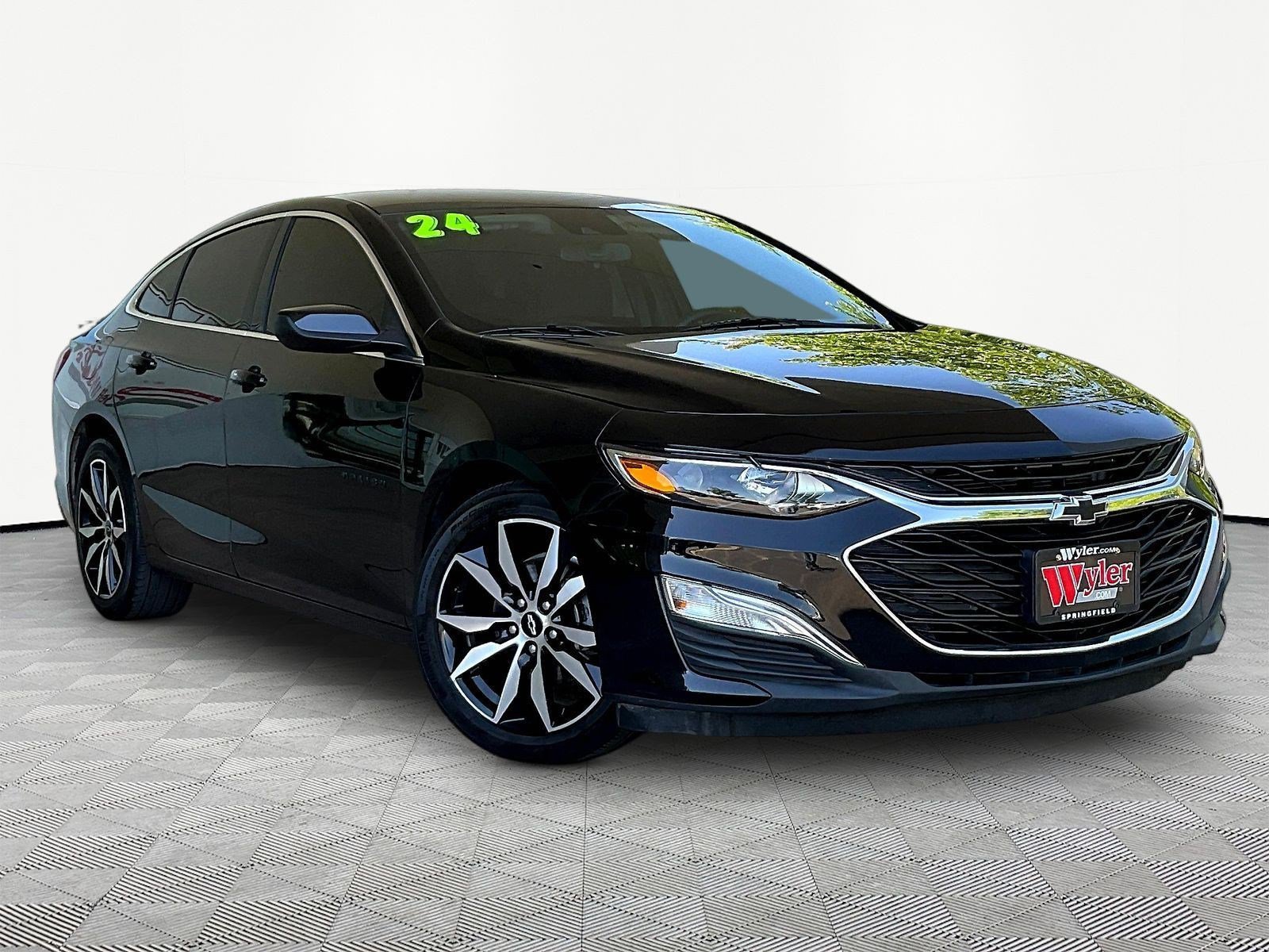 Used 2024 Chevrolet Malibu RS FWD image 3