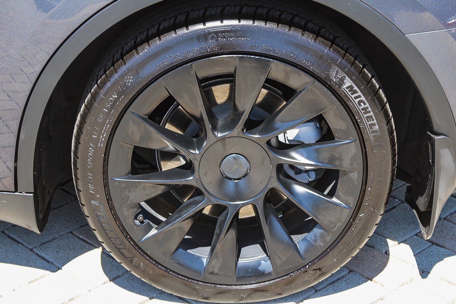 Used 2021 Tesla Model Y Long Range AWD/4WD image 12