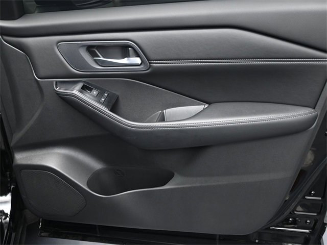 Used 2024 Nissan Rogue SV w/ SV Premium Package image 35