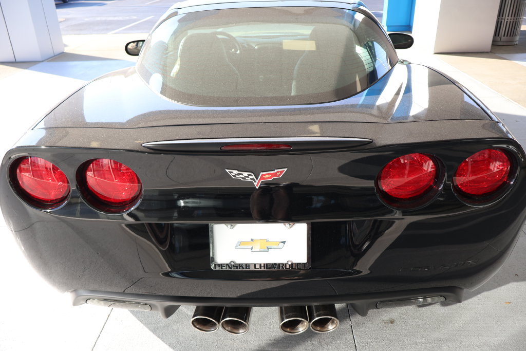 Used 2007 Chevrolet Corvette Coupe w/ Preferred Equipment Group RWD image 6