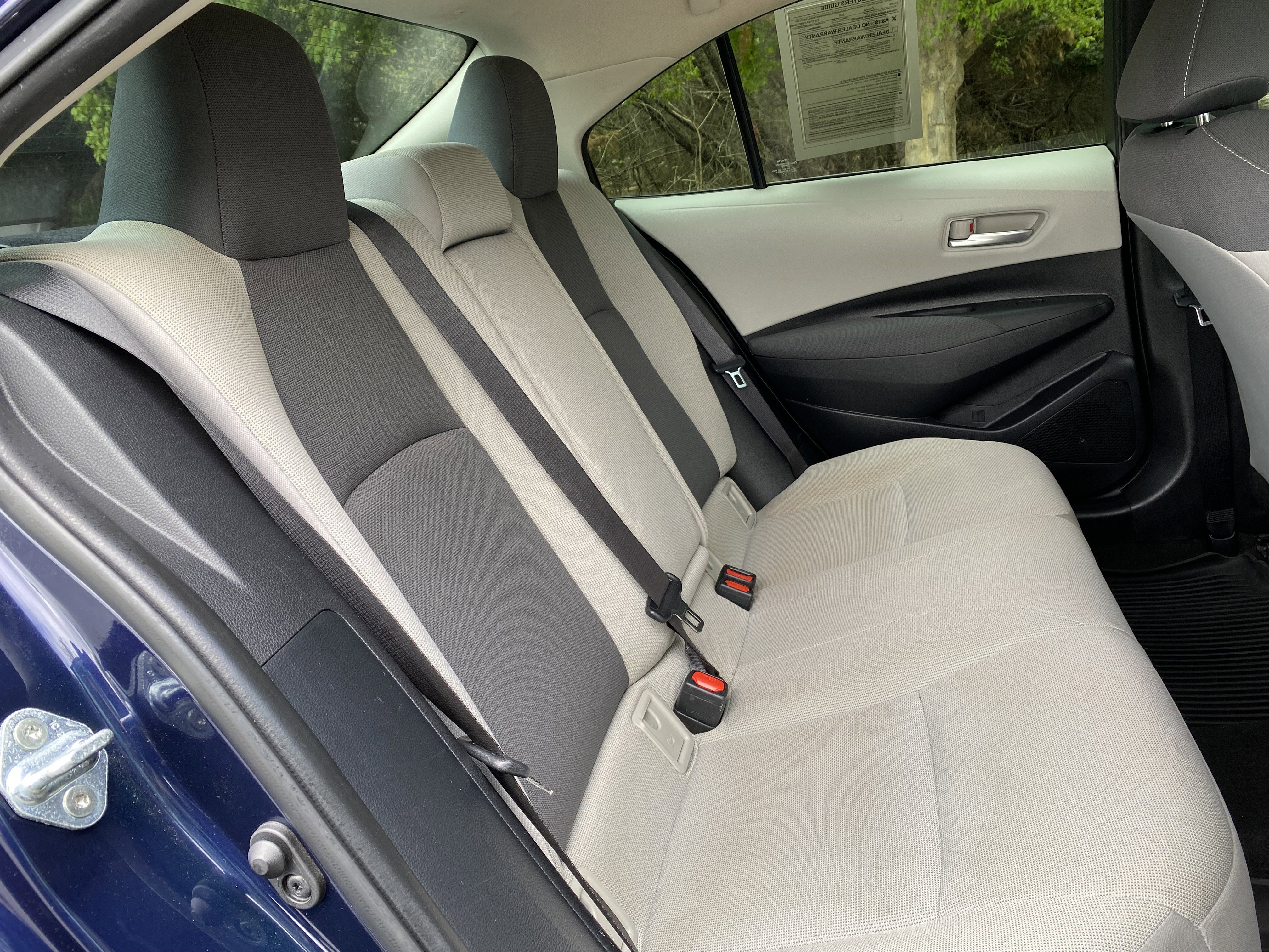 Used 2021 Toyota Corolla LE image 32