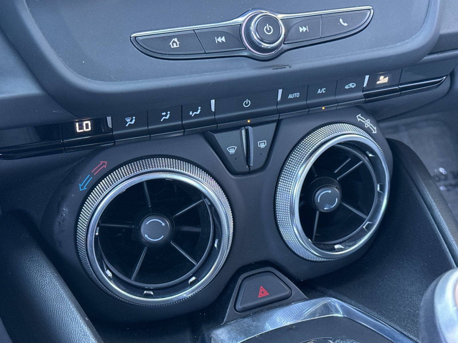 Used 2023 Chevrolet Camaro LT RWD image 18
