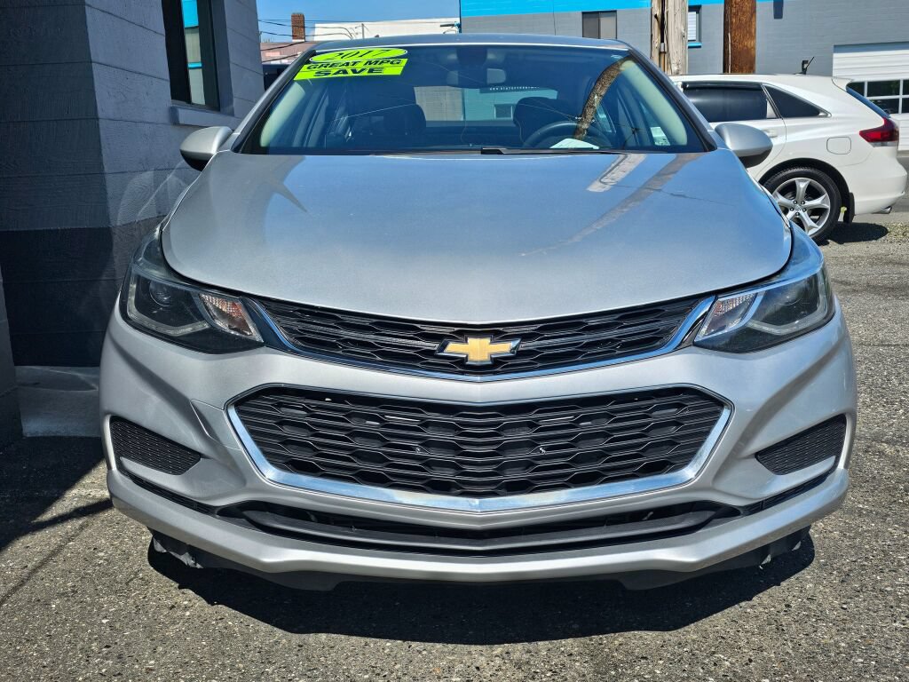 Used 2017 Chevrolet Cruze LT FWD image 7