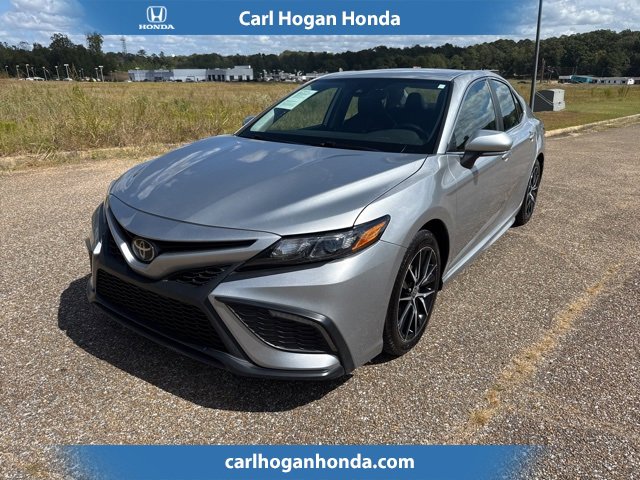 Used 2023 Toyota Camry SE image 1