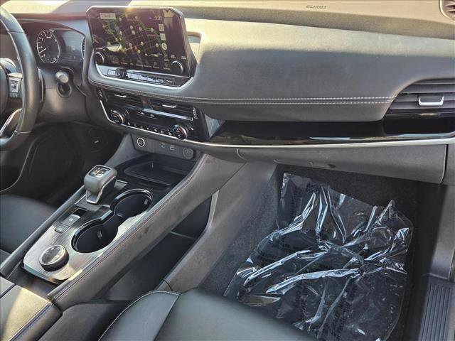 Used 2023 Nissan Rogue SL w/ SL Premium Package image 22