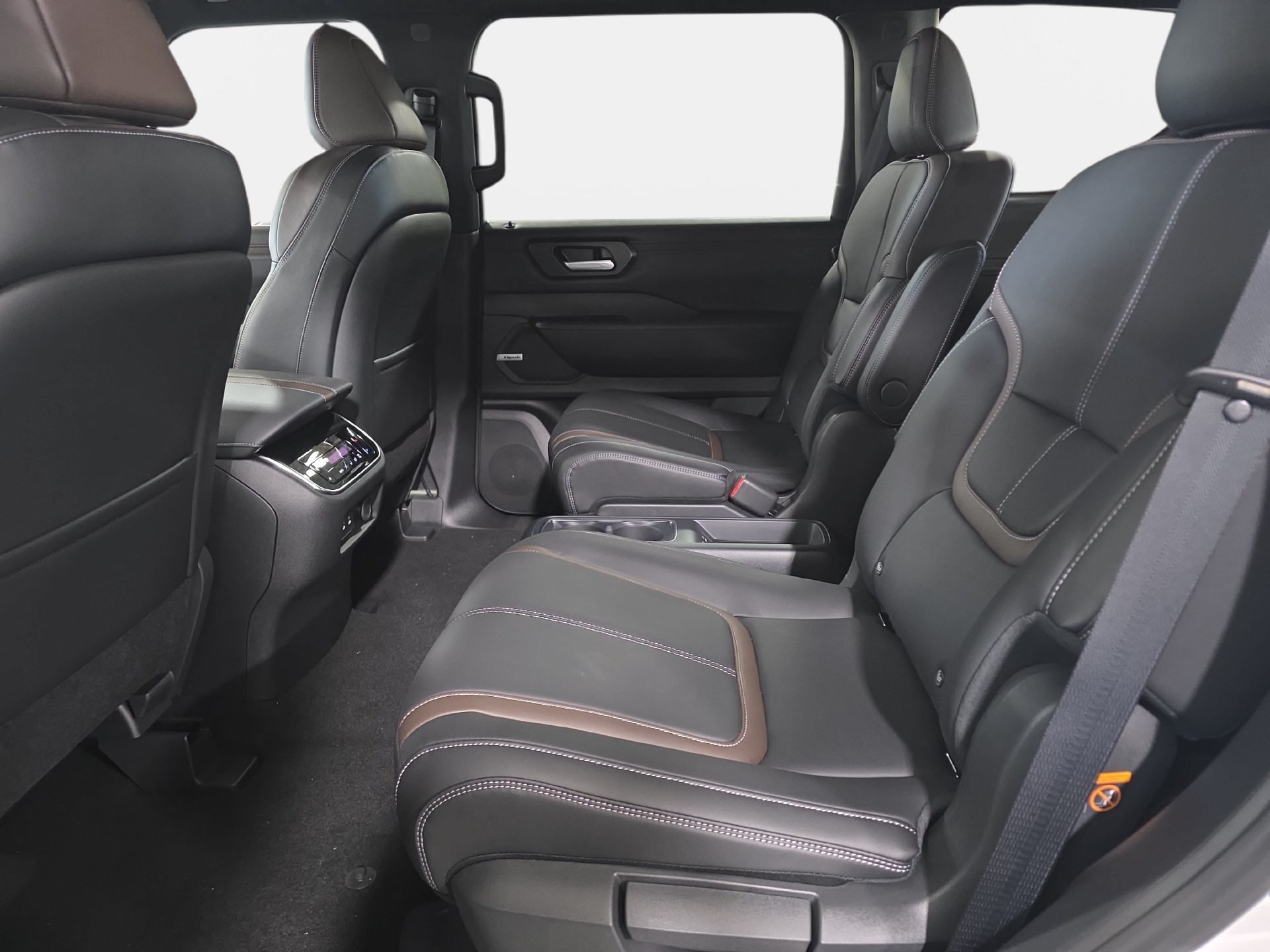 New 2026 Nissan Armada SL w/ Captain's Chari Seat Package AWD/4WD image 14