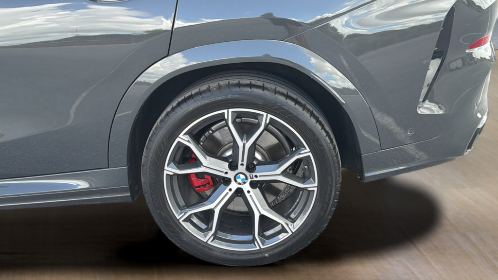 Used 2025 BMW X6 M60i w/ Executive Package AWD/4WD image 17