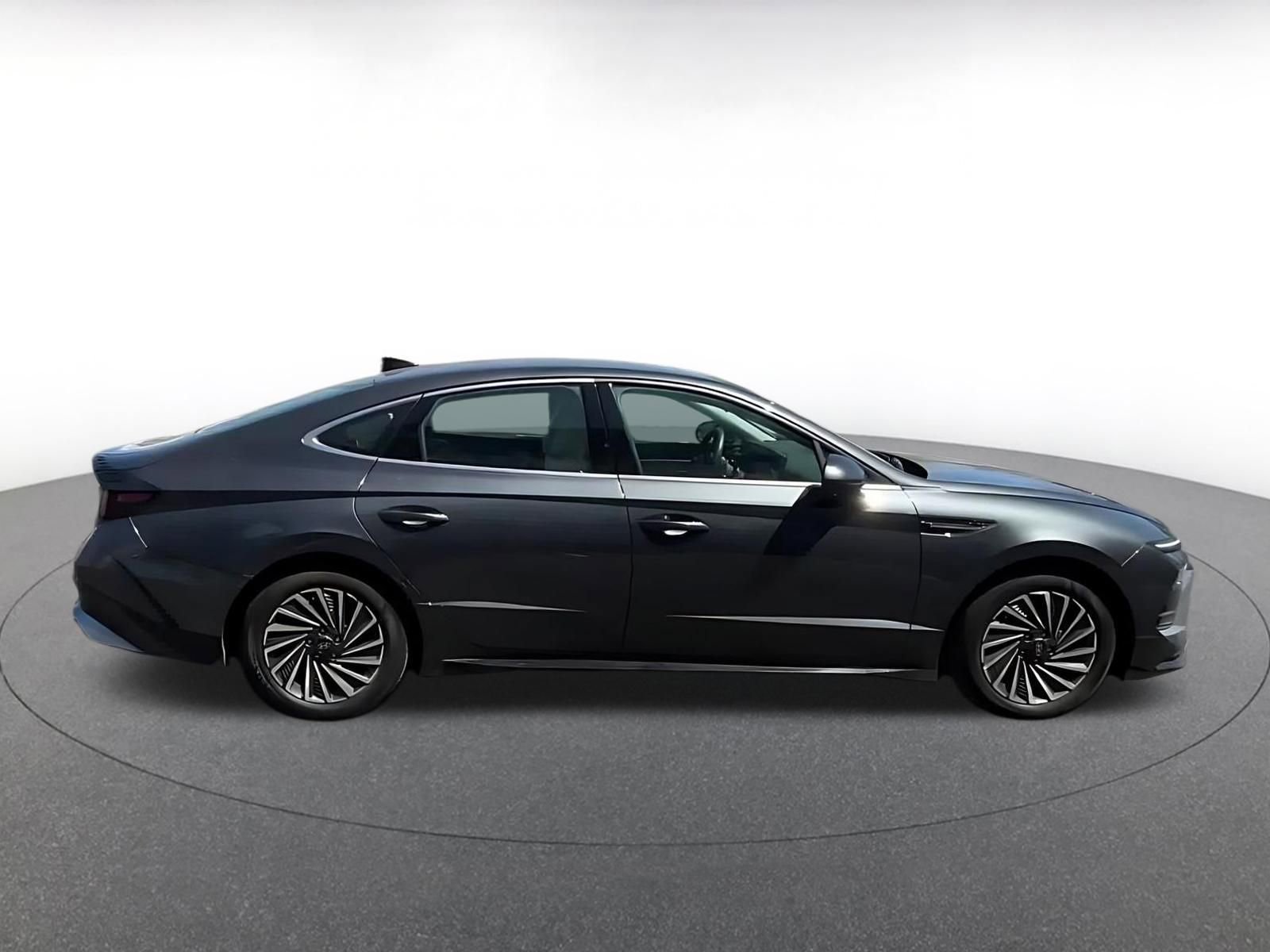 Used 2025 Hyundai Sonata SEL FWD image 14
