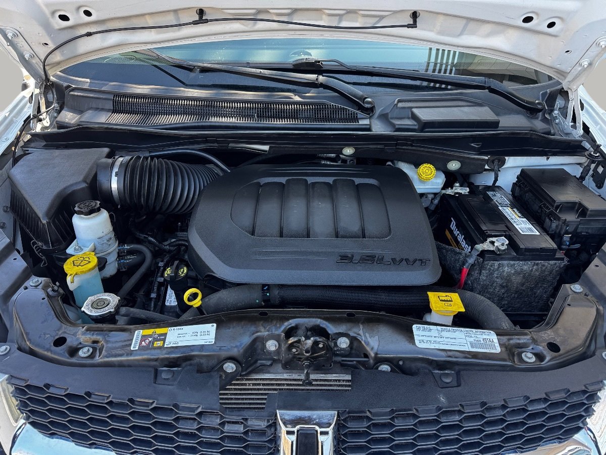 Used 2020 Dodge Grand Caravan SXT w/ Driver Convenience Group image 13