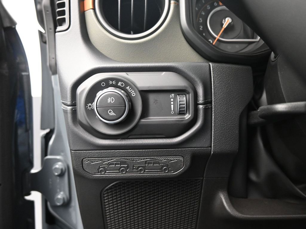 New 2025 Jeep Gladiator Mojave w/ Safety Group image 33