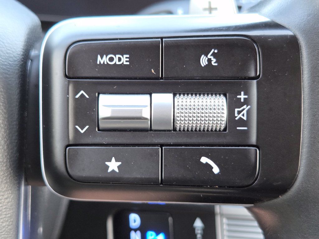 Used 2024 Hyundai Santa Fe SE AWD/4WD image 8