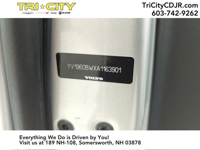 Used 2010 Volvo V70 3.2 image 31