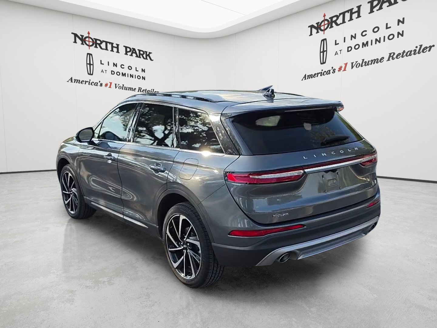 New 2025 Lincoln Corsair Reserve AWD/4WD image 3