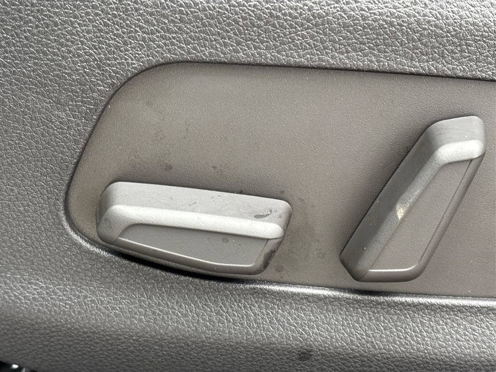New 2025 Kia Carnival SX Prestige FWD image 32