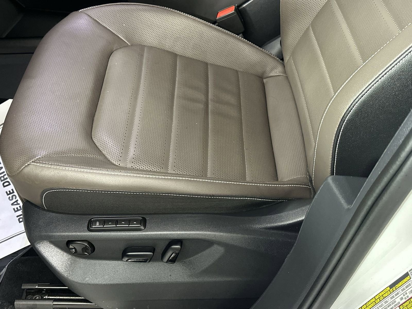 Used 2025 Volkswagen Atlas SEL AWD/4WD image 12