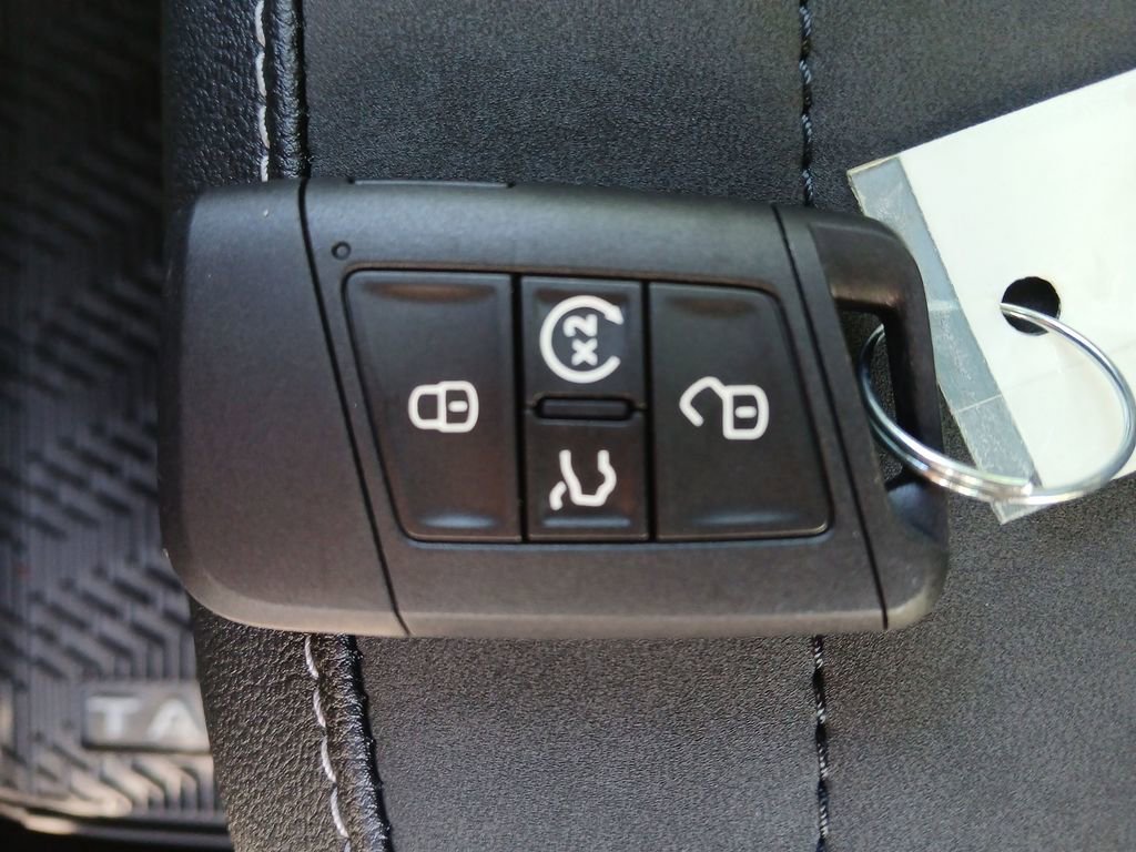 New 2026 Volkswagen Taos SE AWD/4WD image 28