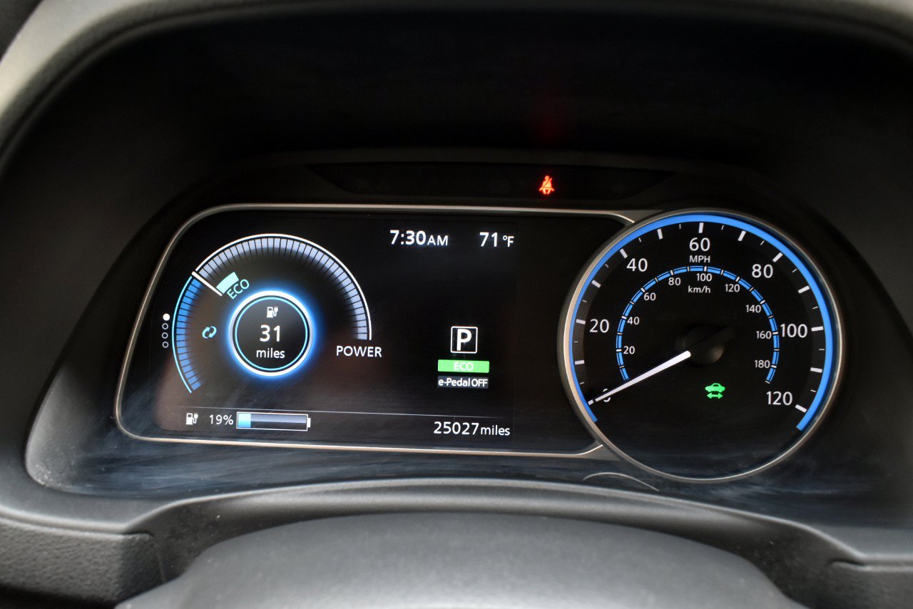 Used 2025 Nissan Leaf S FWD image 22