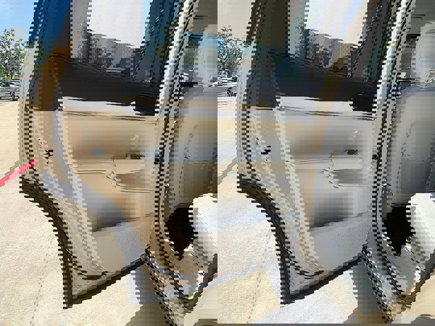 Used 2025 Volvo EX90 Ultra image 16