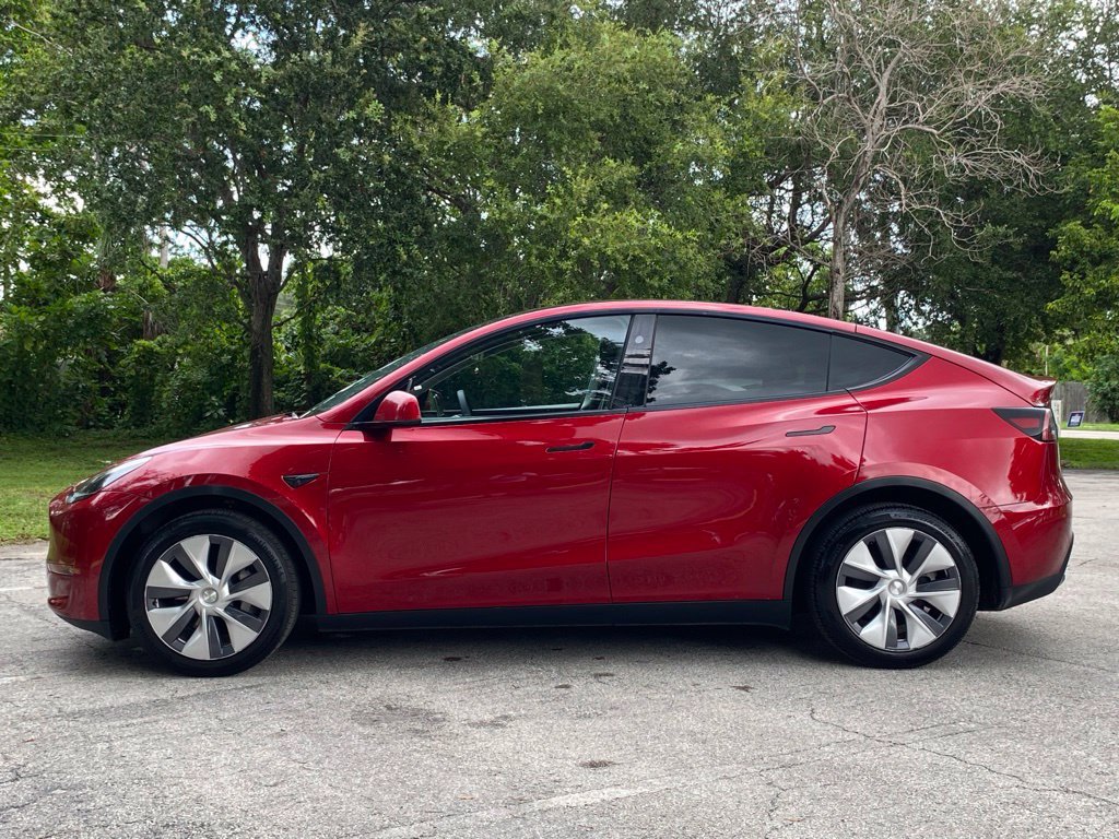 Used 2024 Tesla Model Y Long Range AWD/4WD image 9