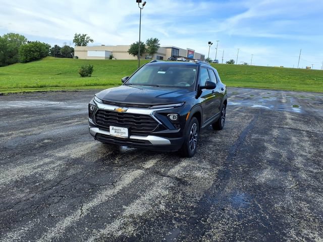 Used 2025 Chevrolet TrailBlazer LT AWD/4WD image 41